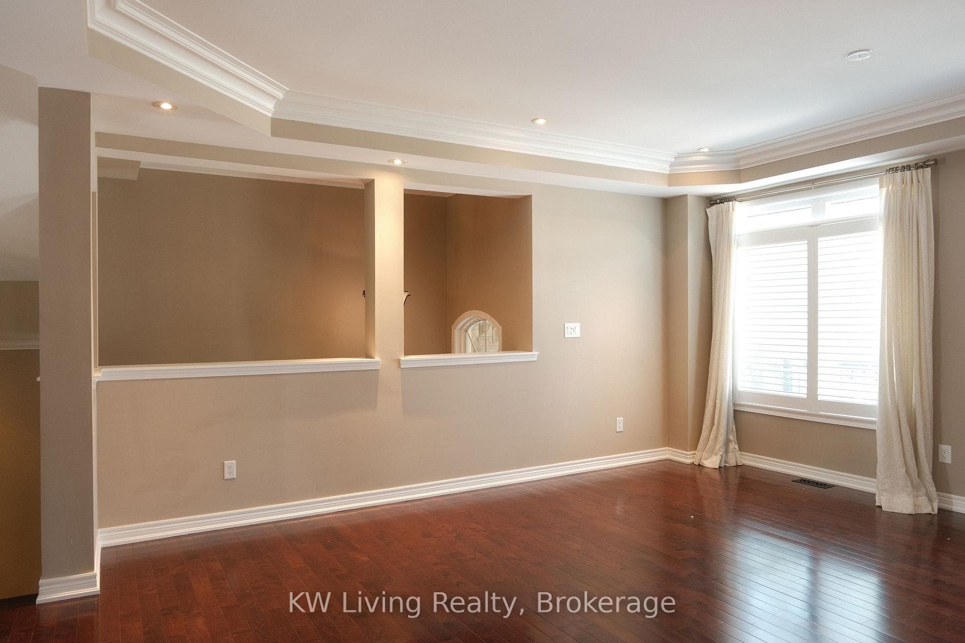 120 Chapman Court photo 9