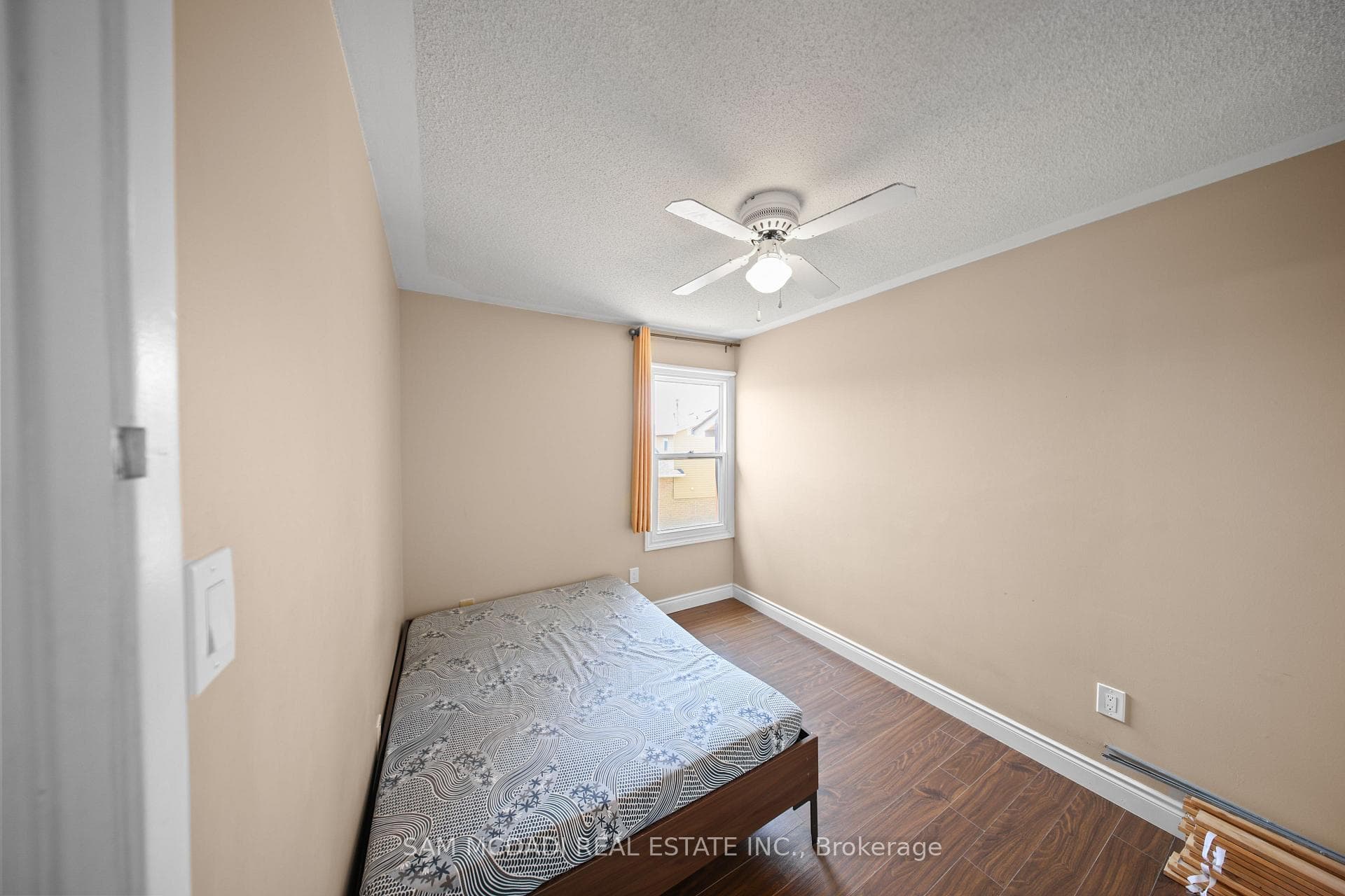 3949 Teakwood Drive photo 11