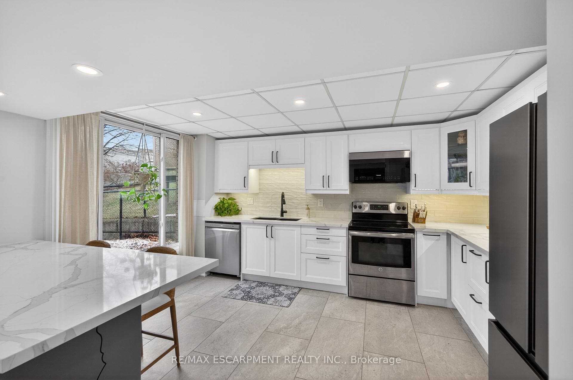 47 Sumner Crescent photo 25