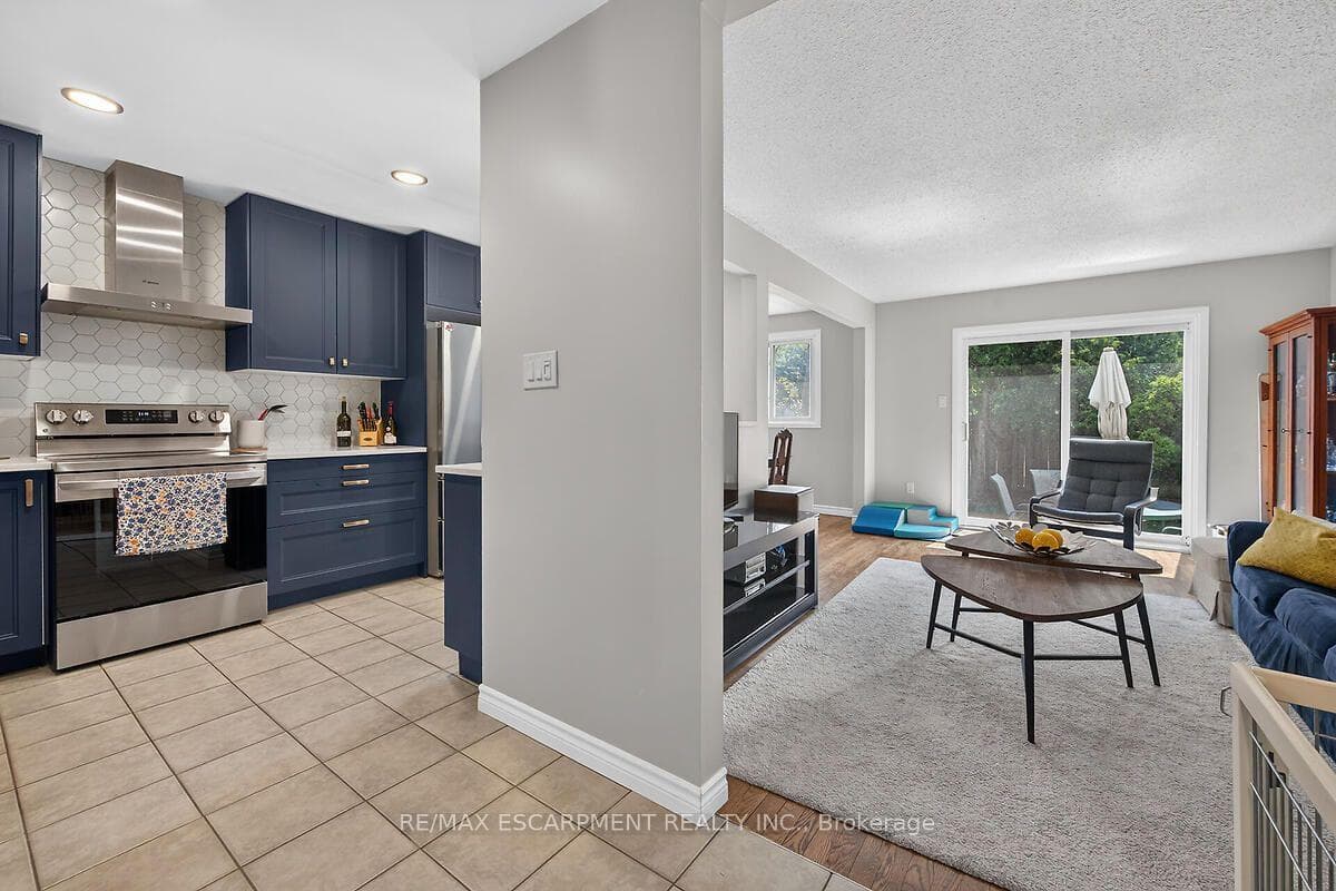300 REXFORD Drive Unit 24 photo 23