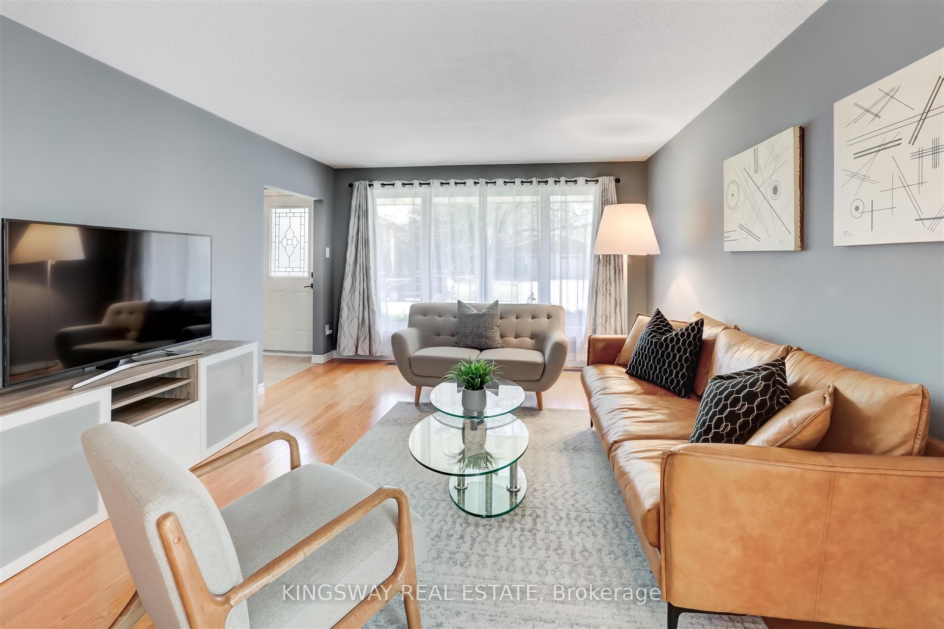 15 Deanewood Crescent photo 2