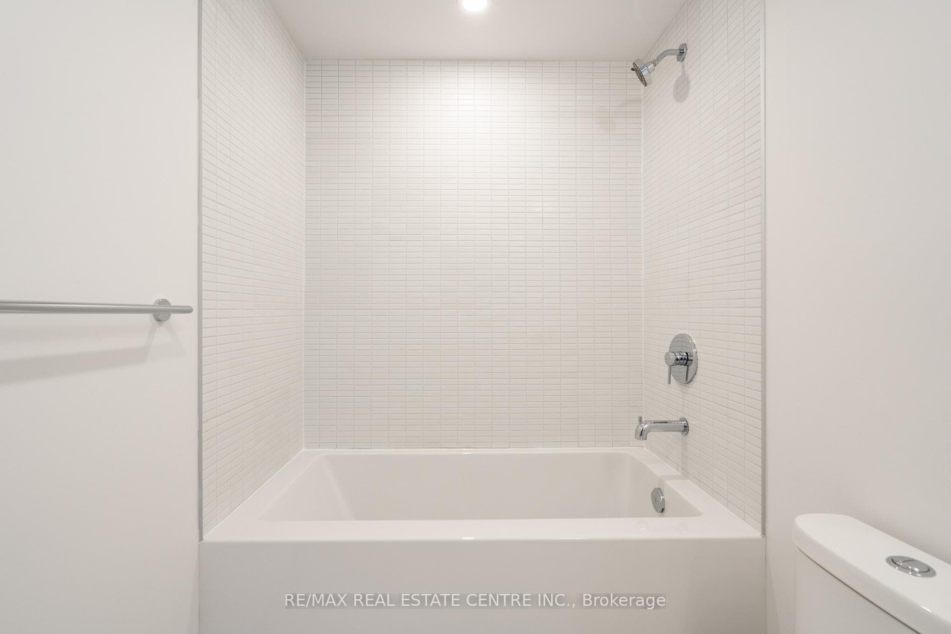 1 Jarvis Street Unit 813 photo 16