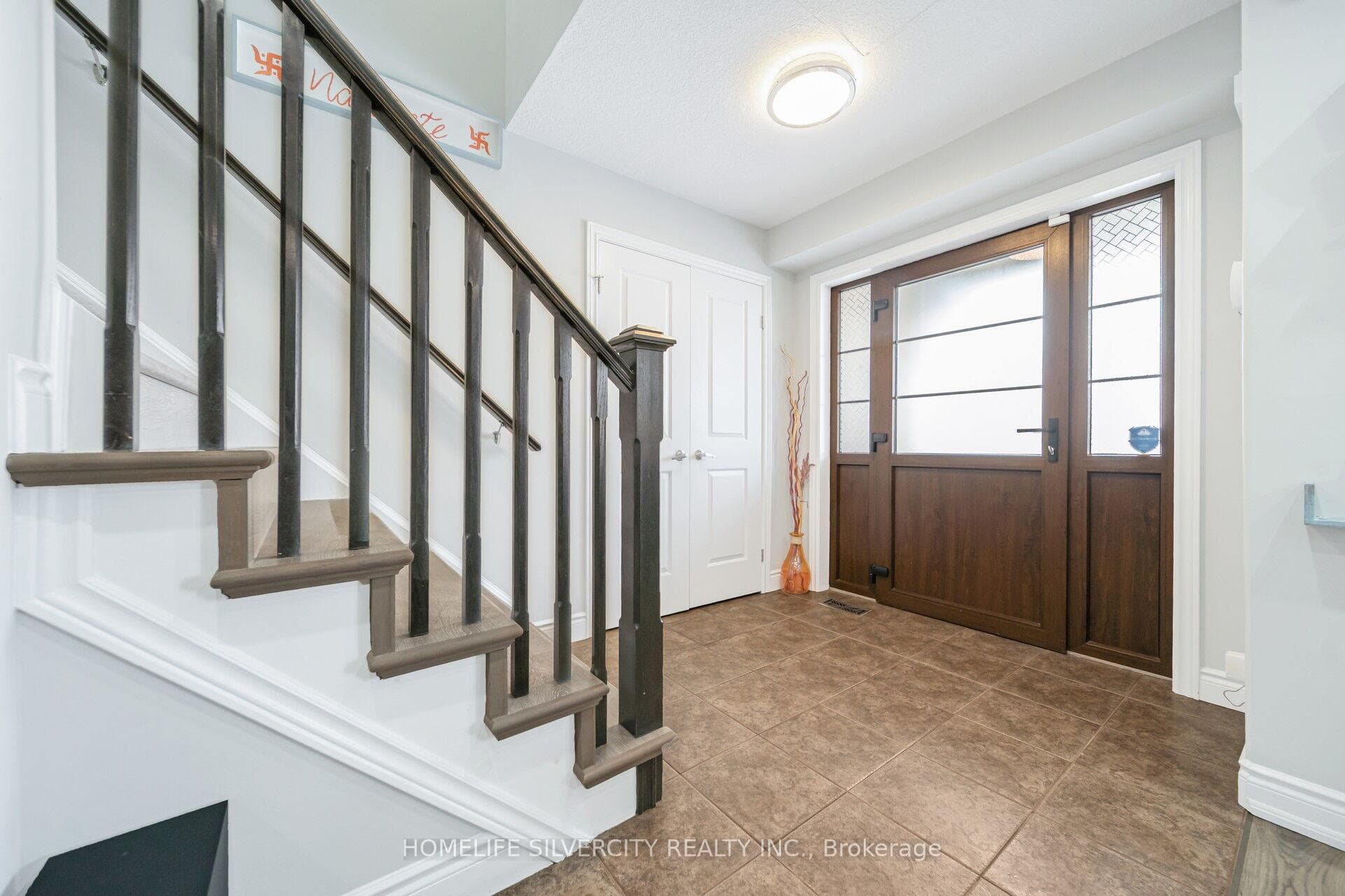 858 Springbank Avenue photo 8