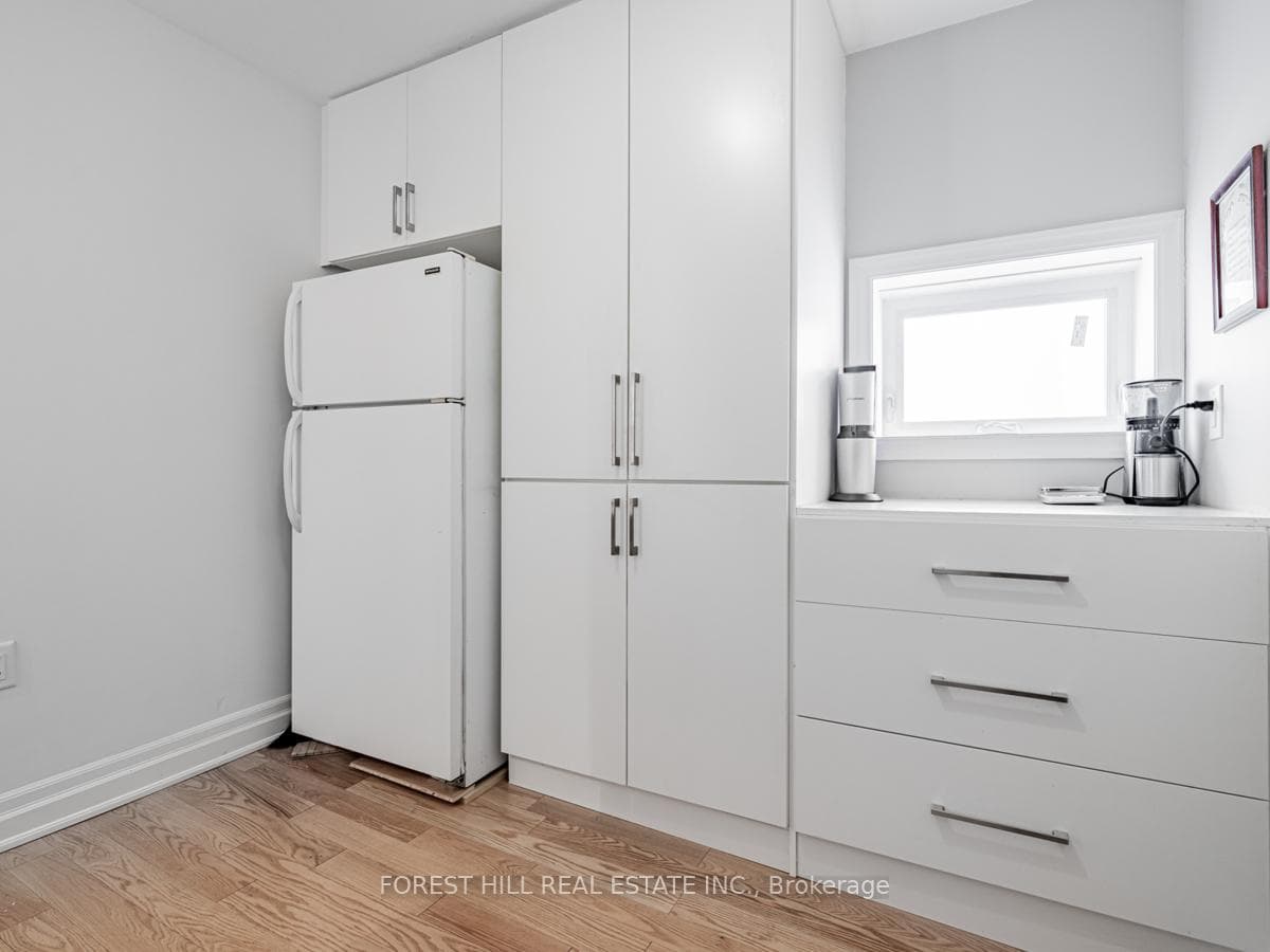 142 Delhi Avenue photo 19