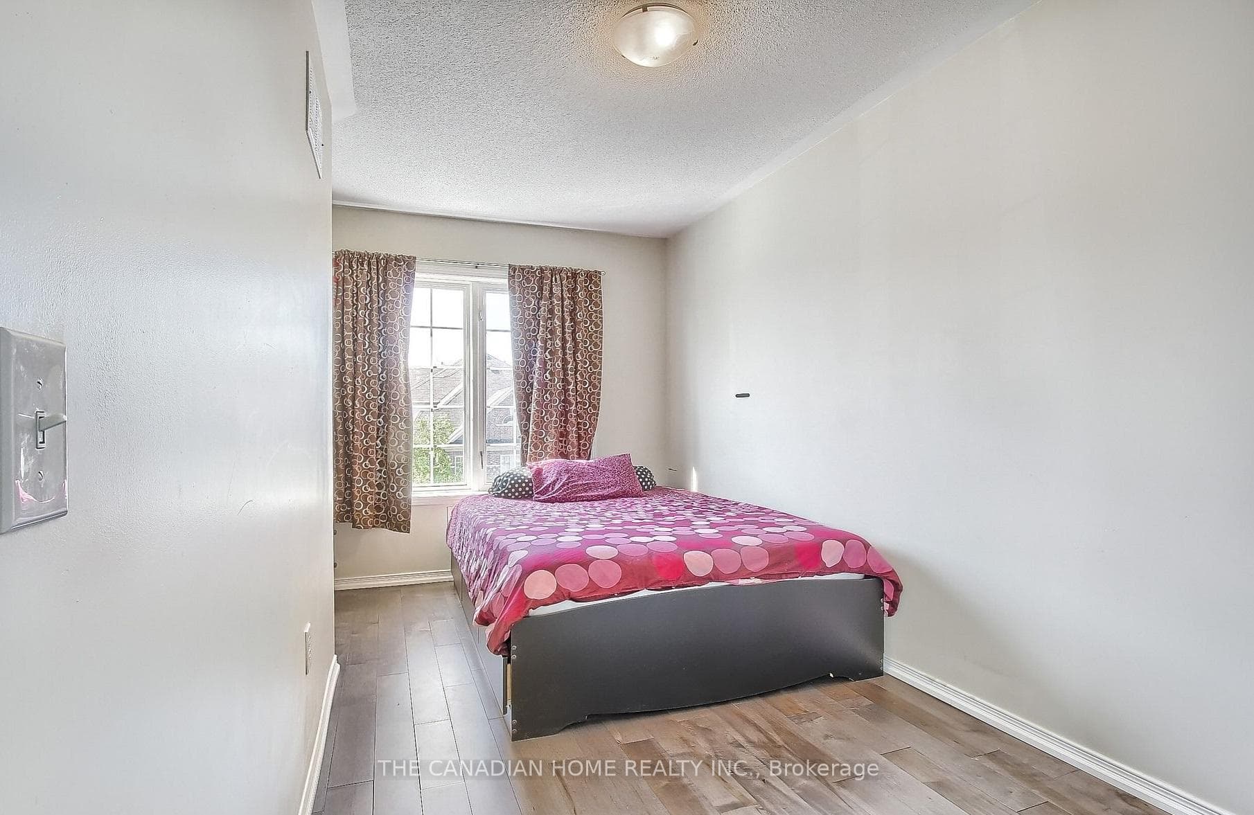 55 Denison Avenue photo 22