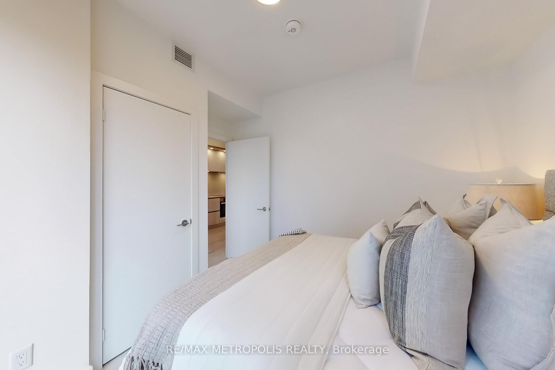 15 Mercer Street Unit 1803 photo 35