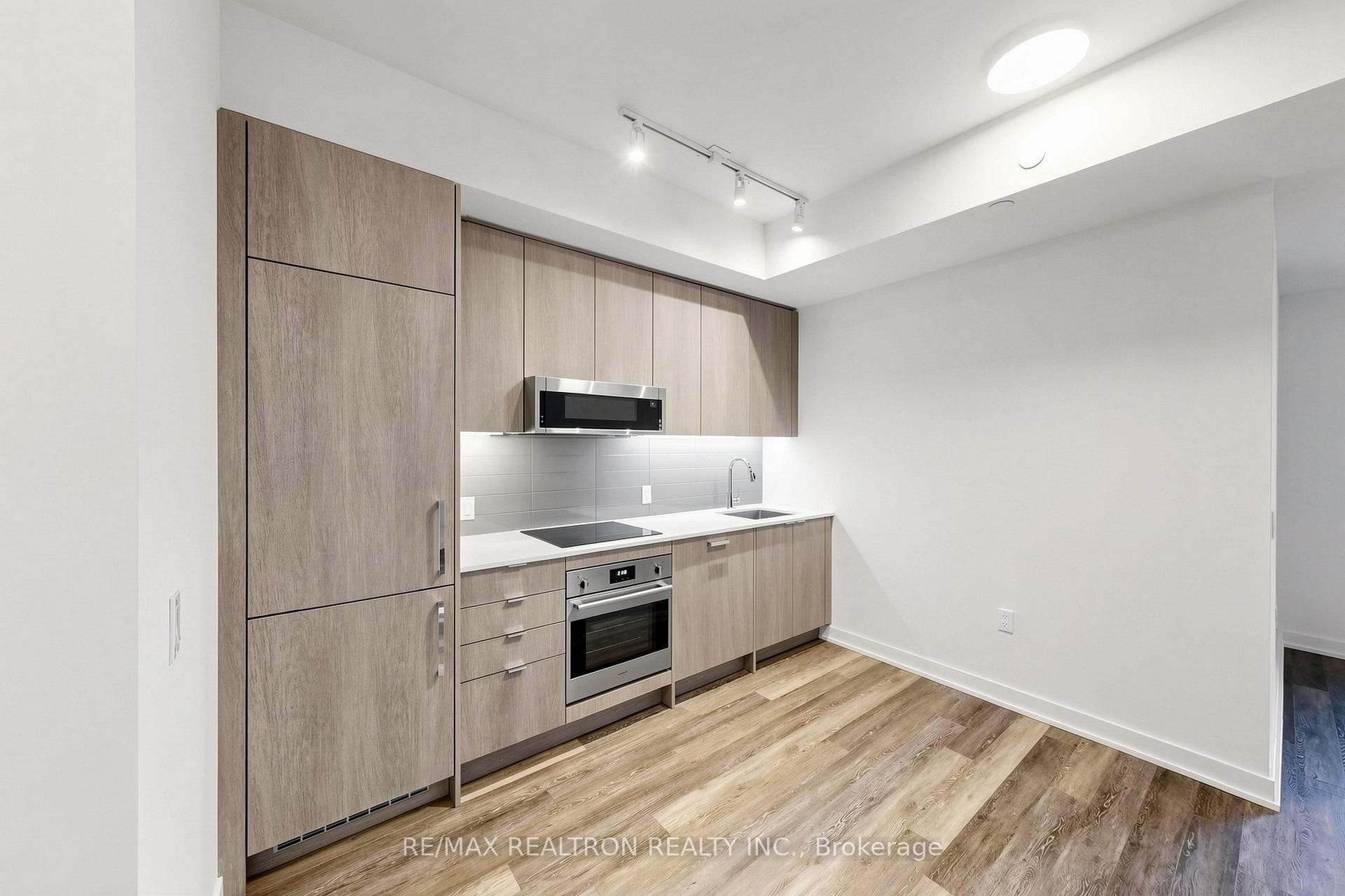 250 Lawrence Avenue Unit 701 photo 13