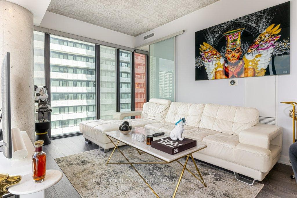 185 Roehampton Avenue Unit 1312 photo 9