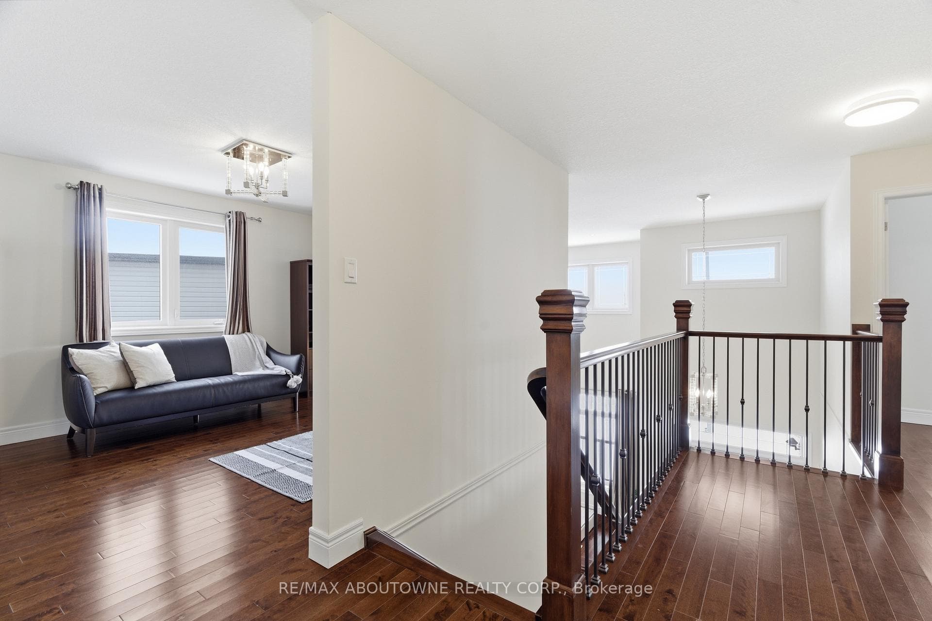 305 Gosling Gardens photo 24