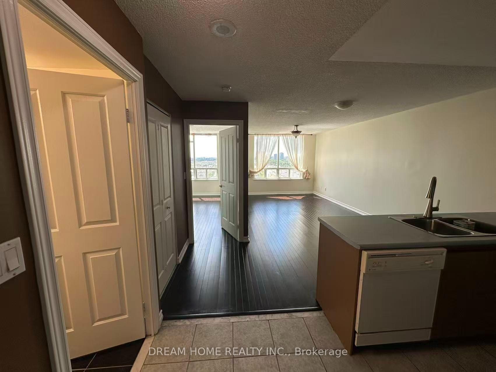 68 Corporate Drive Unit 2323 photo 4