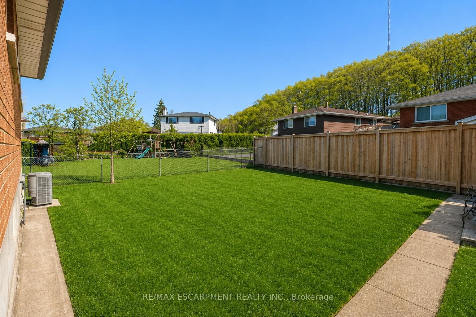 134 Marcella Crescent Unit B photo 15