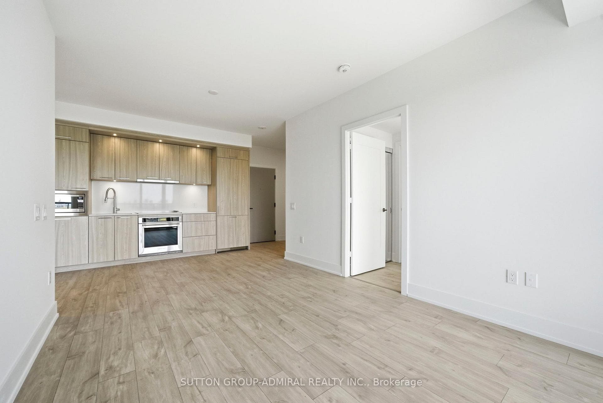 858 Dupont Street Unit 633 photo 10
