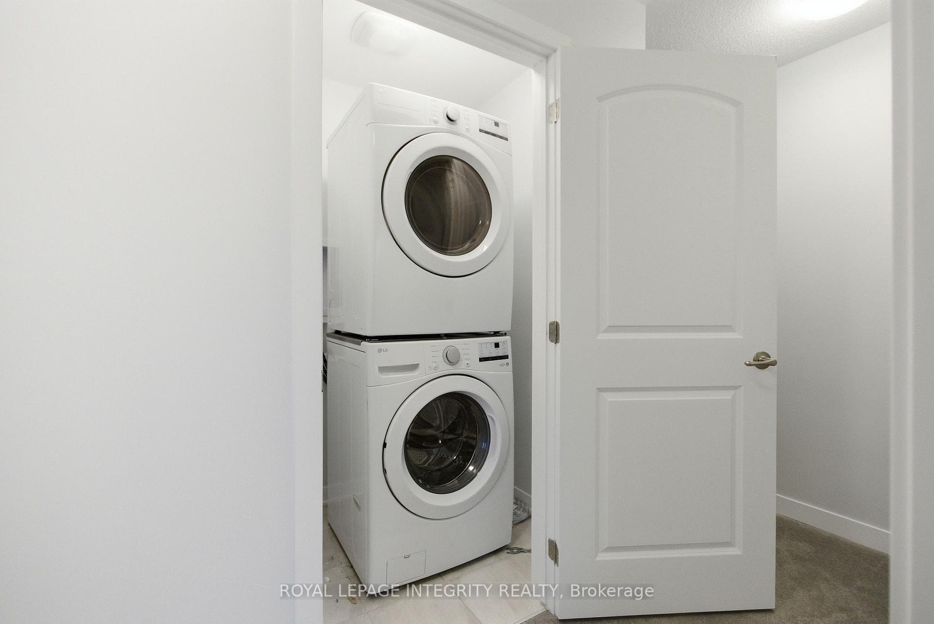 302 Parnian Private photo 22