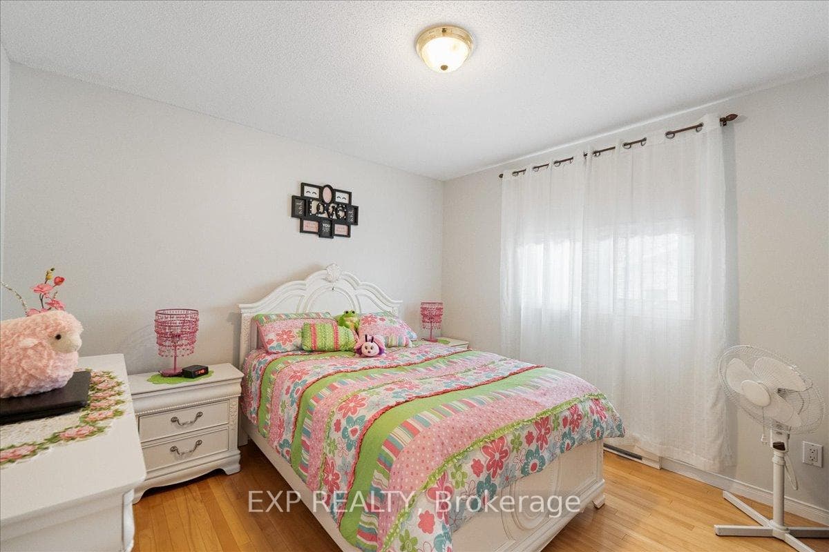 213 Longueuil Street photo 25