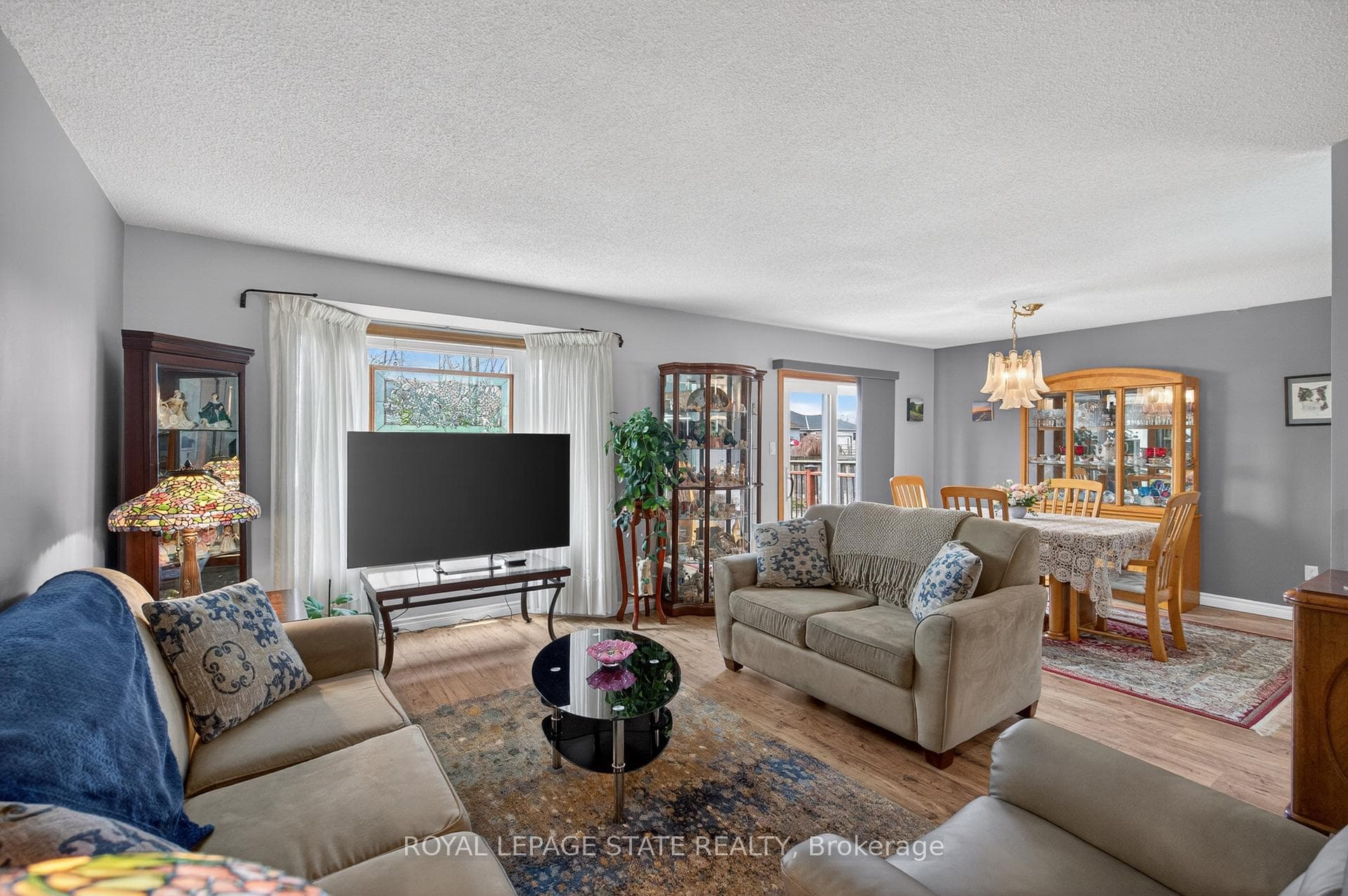 328 MacCrae Drive photo 12