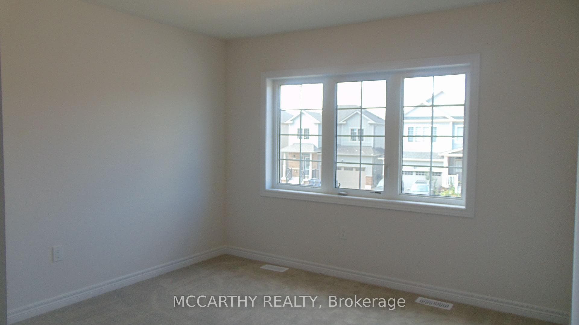 496 BLACK CHERRY Crescent photo 10