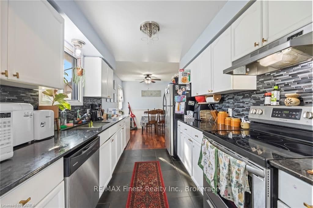 583 WHISTLER Terrace photo 10
