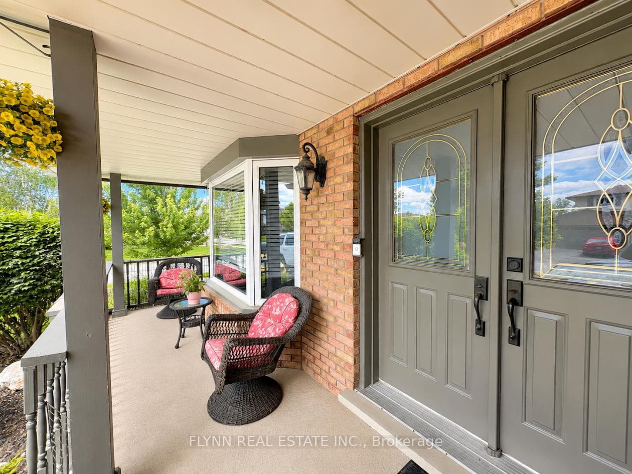 7763 Swan Street photo 5
