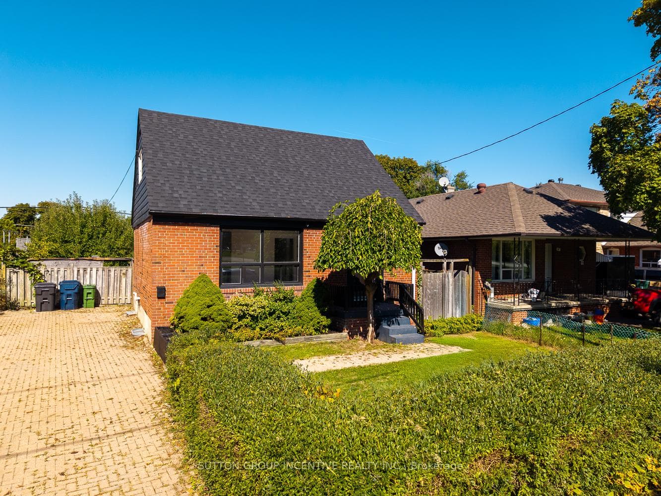 65 Barrhead Crescent photo 2