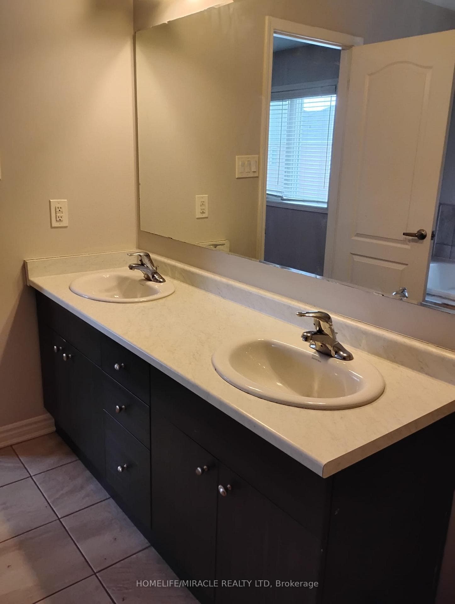 106 Benhurst Crescent photo 22