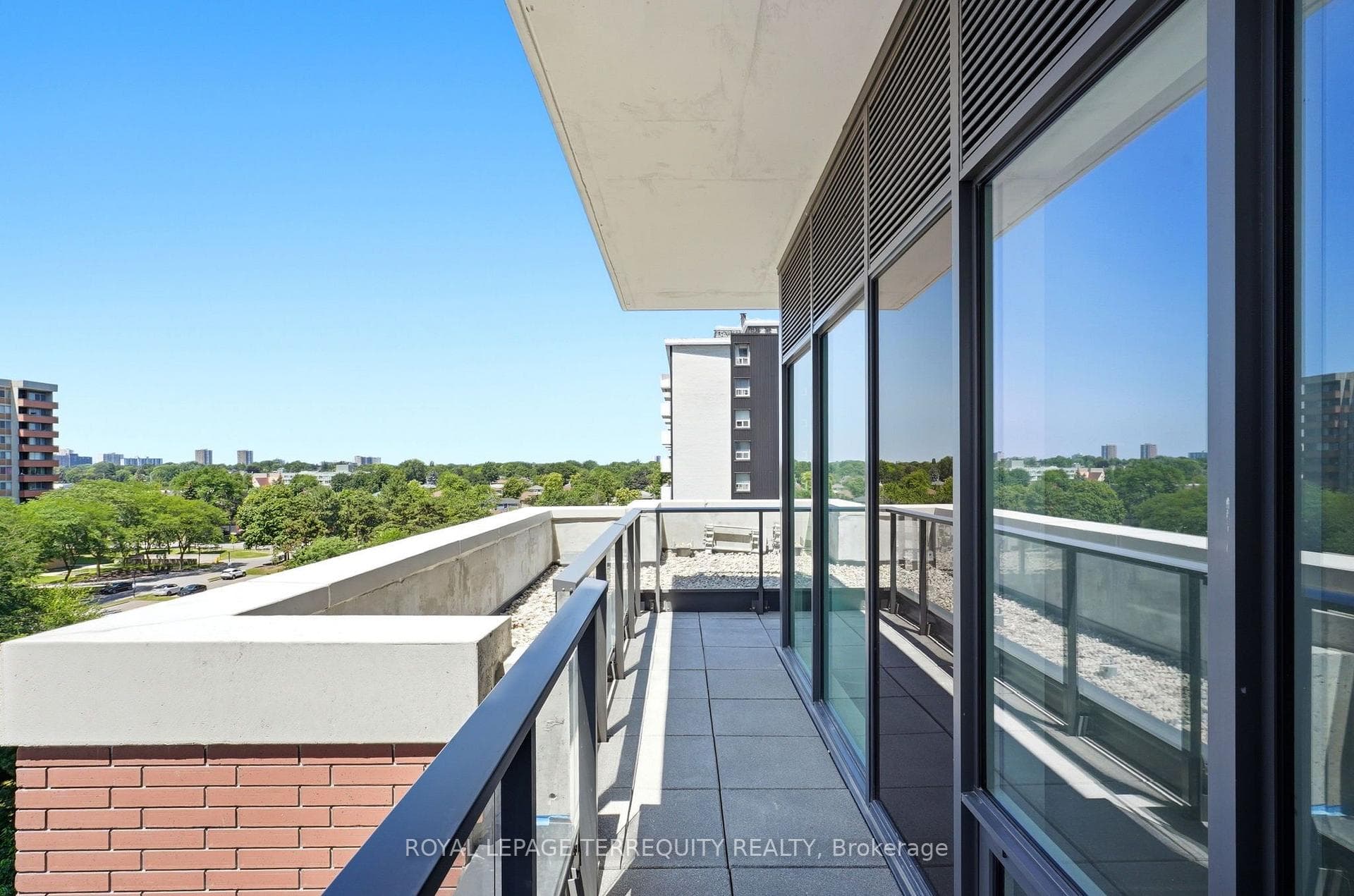 4010 Eglinton Avenue Unit 712 photo 32