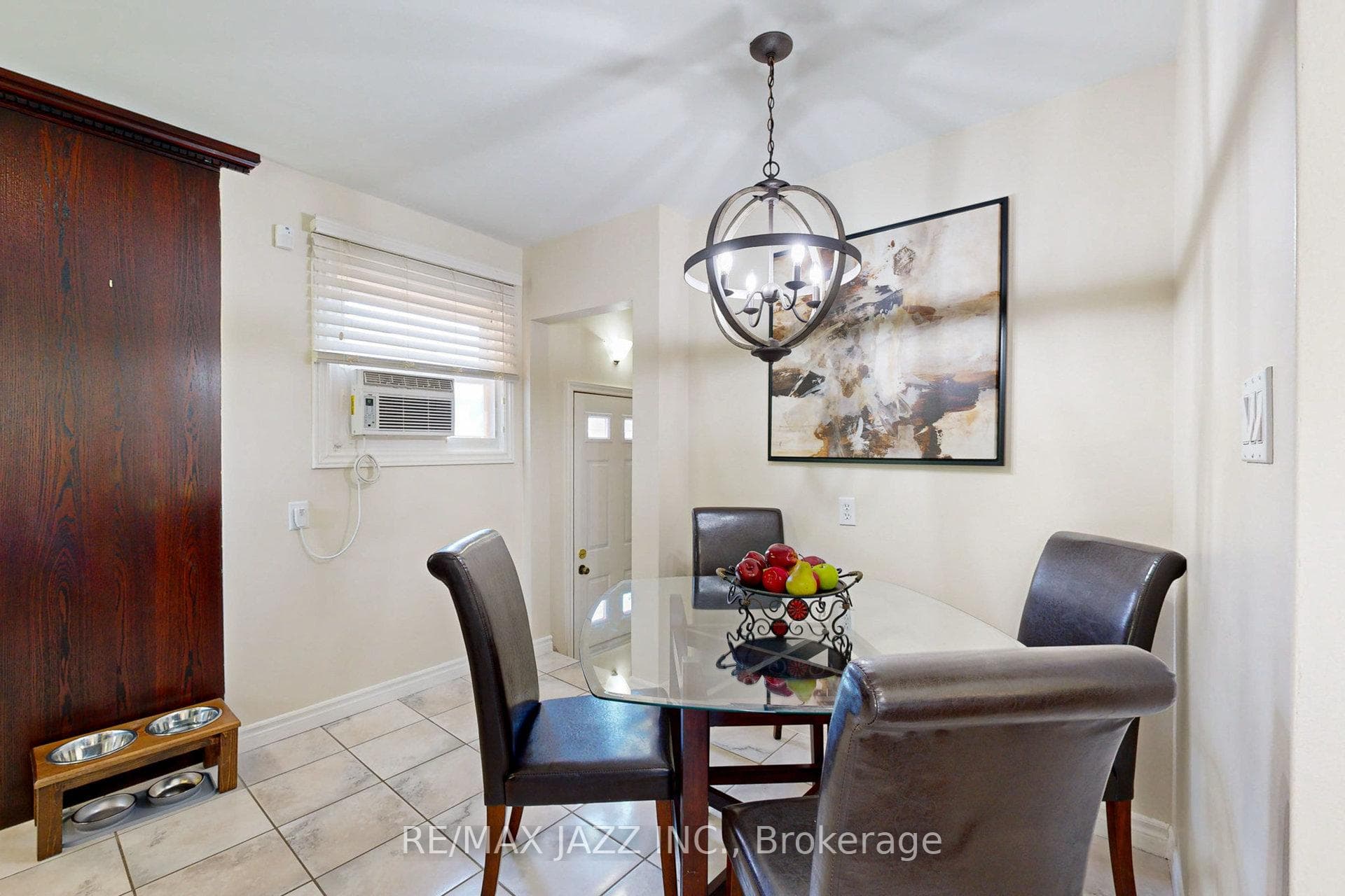 888 Walnut Court photo 7