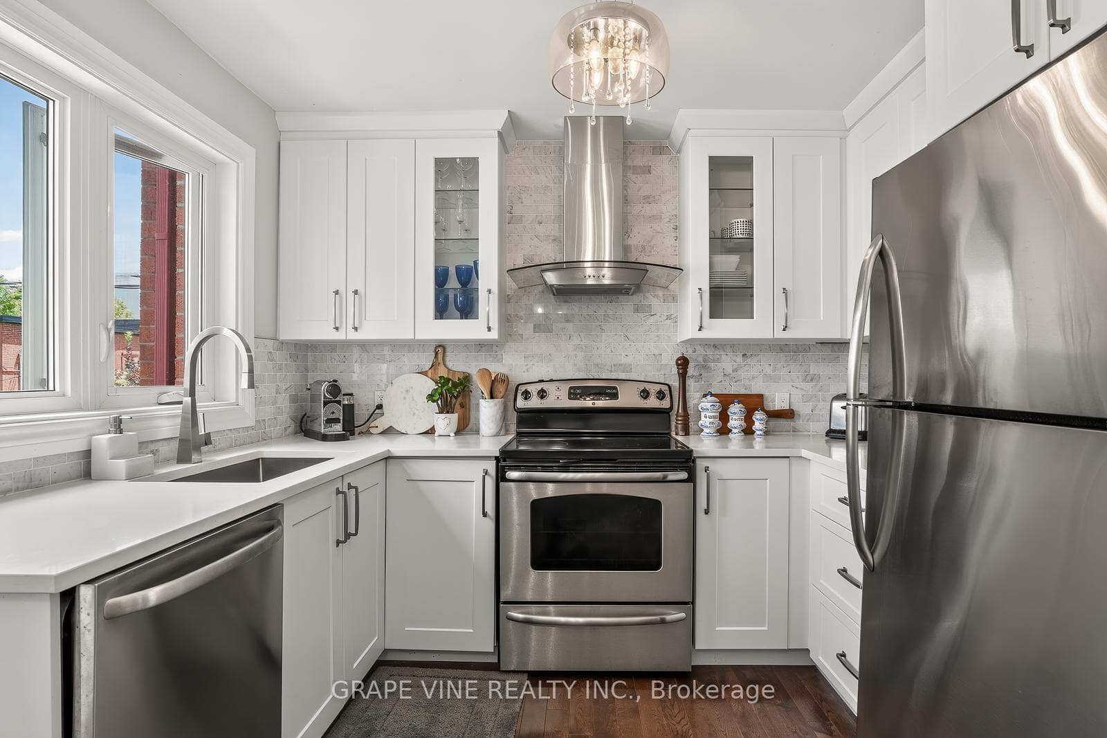 280 Bay Street Unit 14 photo 19