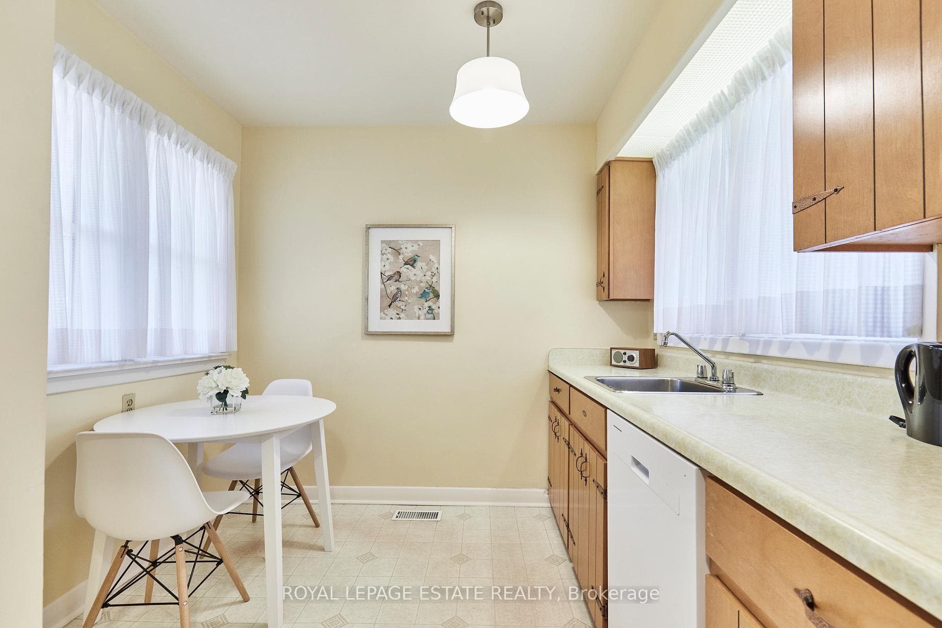 19 Frances Crescent photo 14