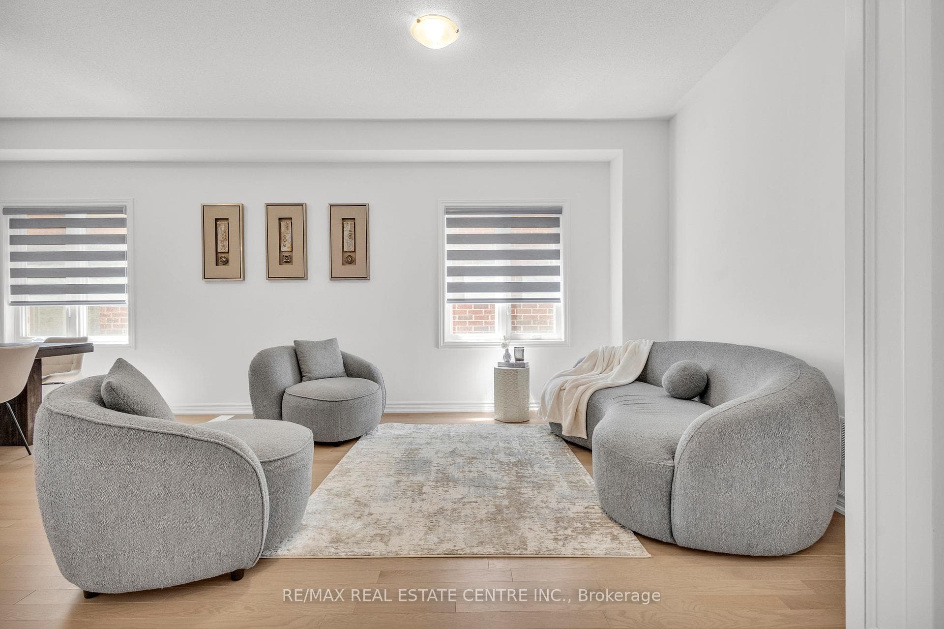 341 Russell Street photo 7