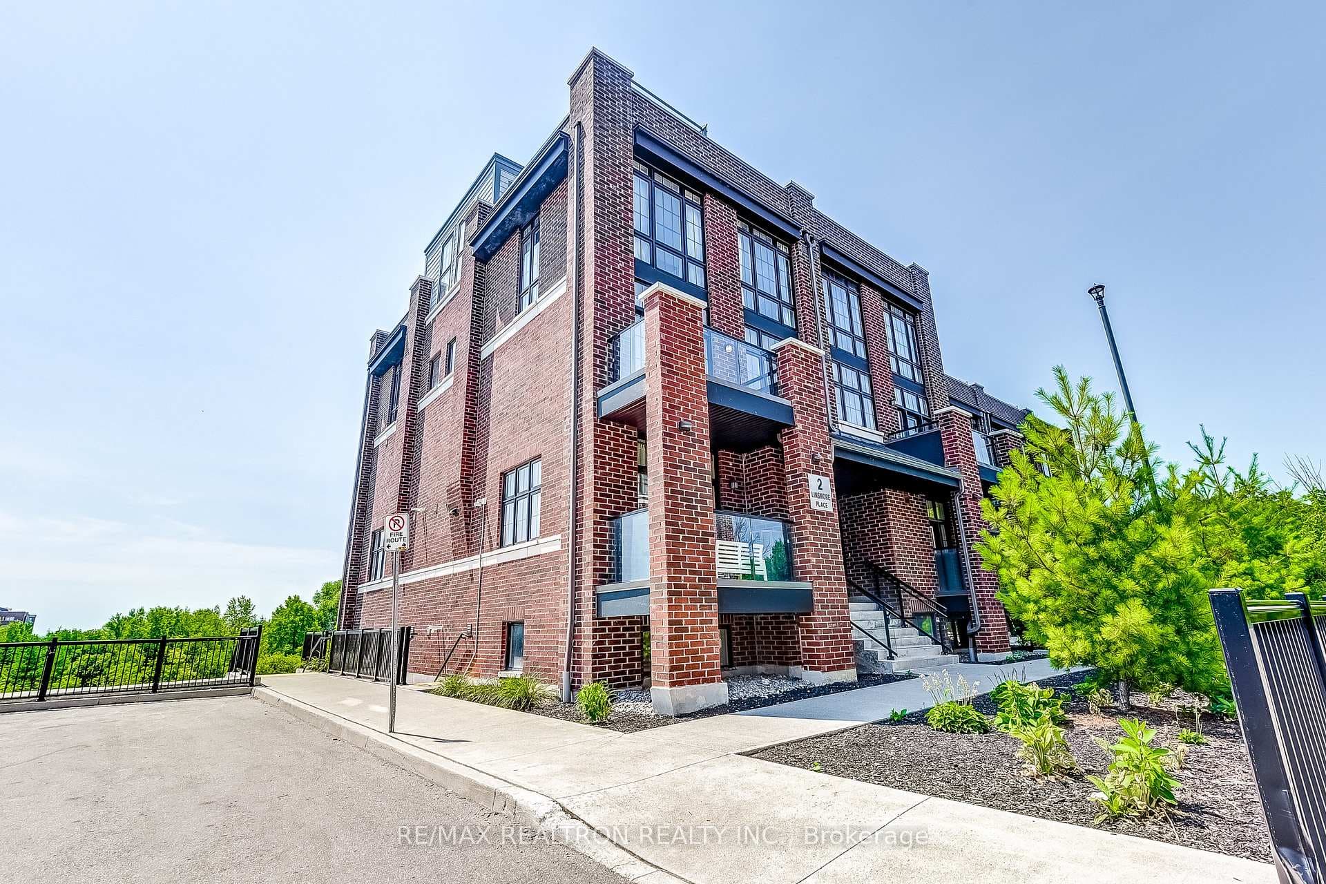 2 Linsmore Place Unit 310 photo 6