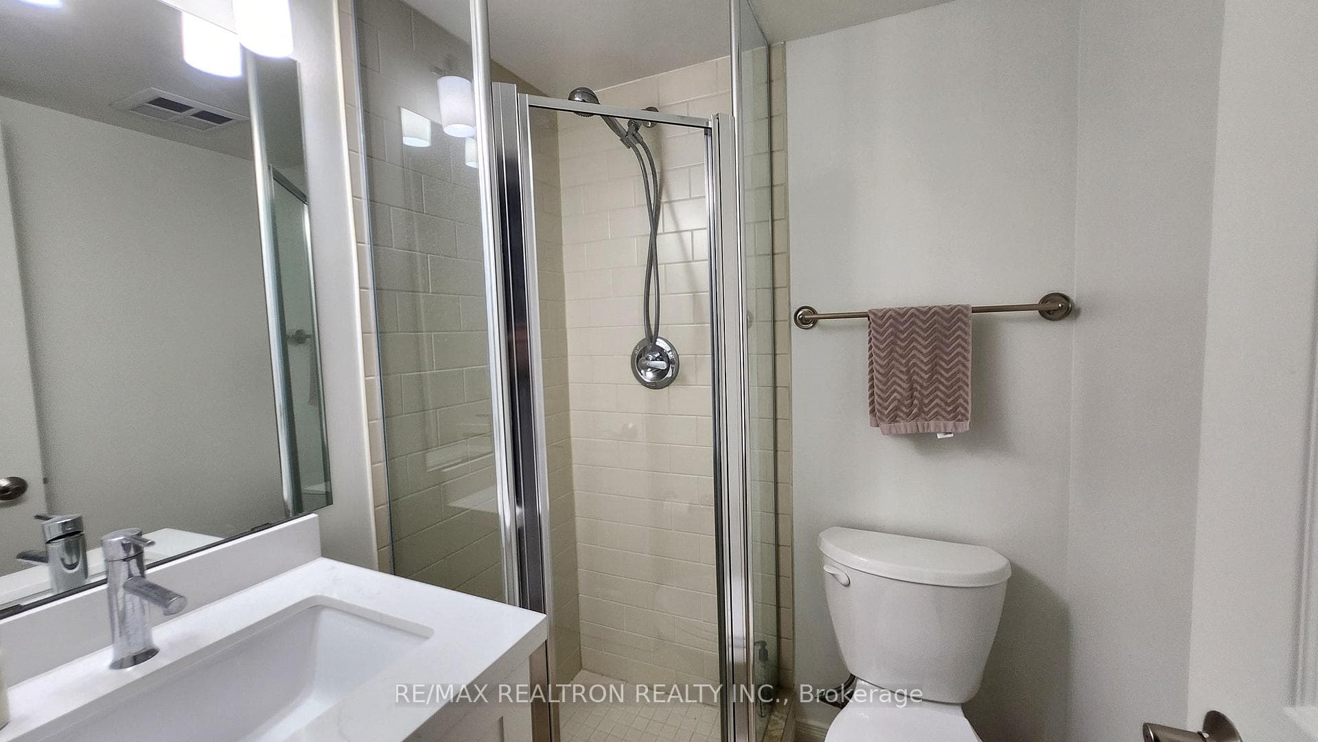 230 King Street Unit 511 photo 29