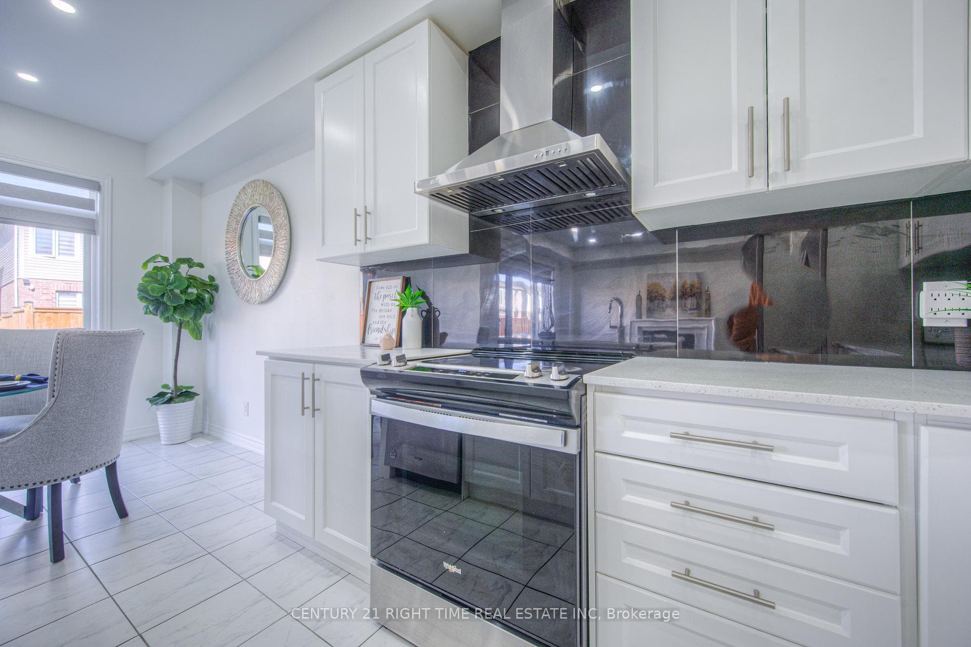 533 Beckview Crescent photo 9