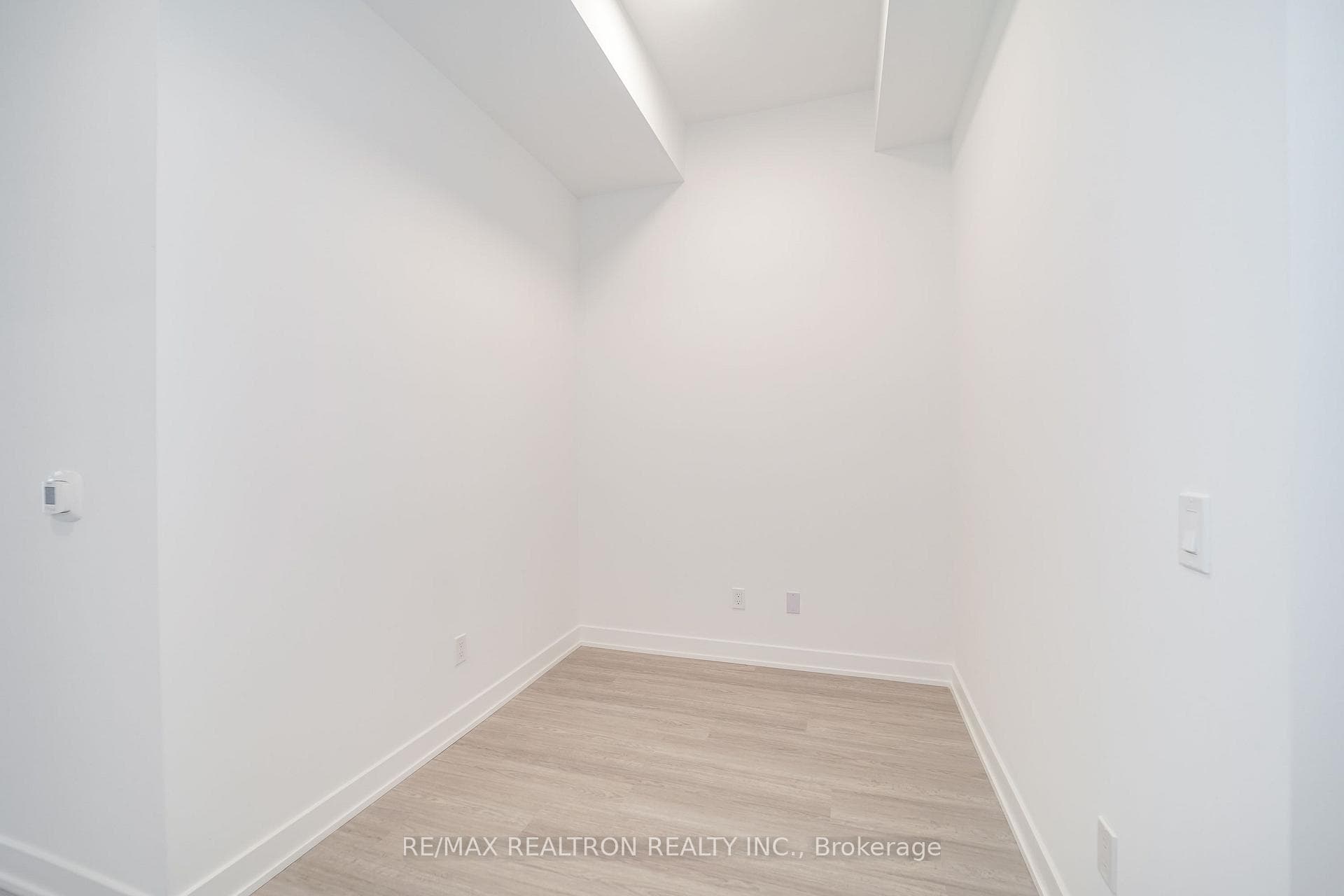 8188 Yonge Street Unit 627 photo 18