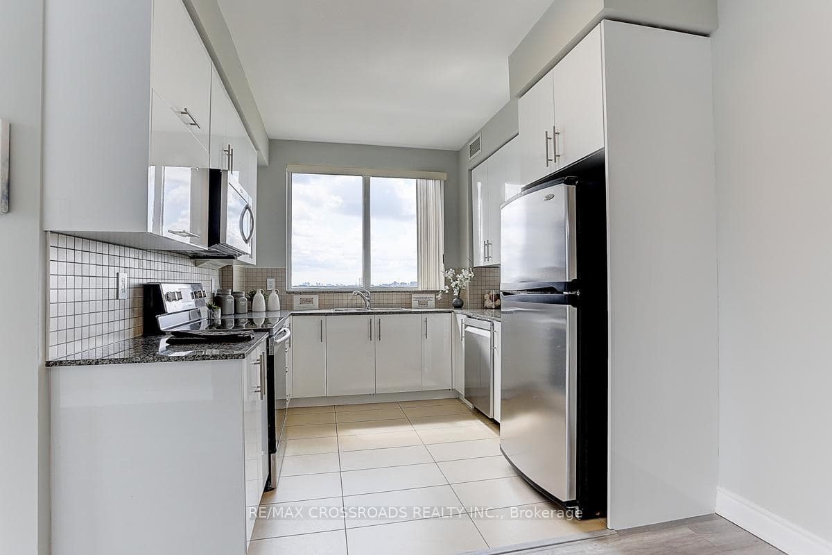 60 South Town Centre Boulevard Unit 1616 photo 24