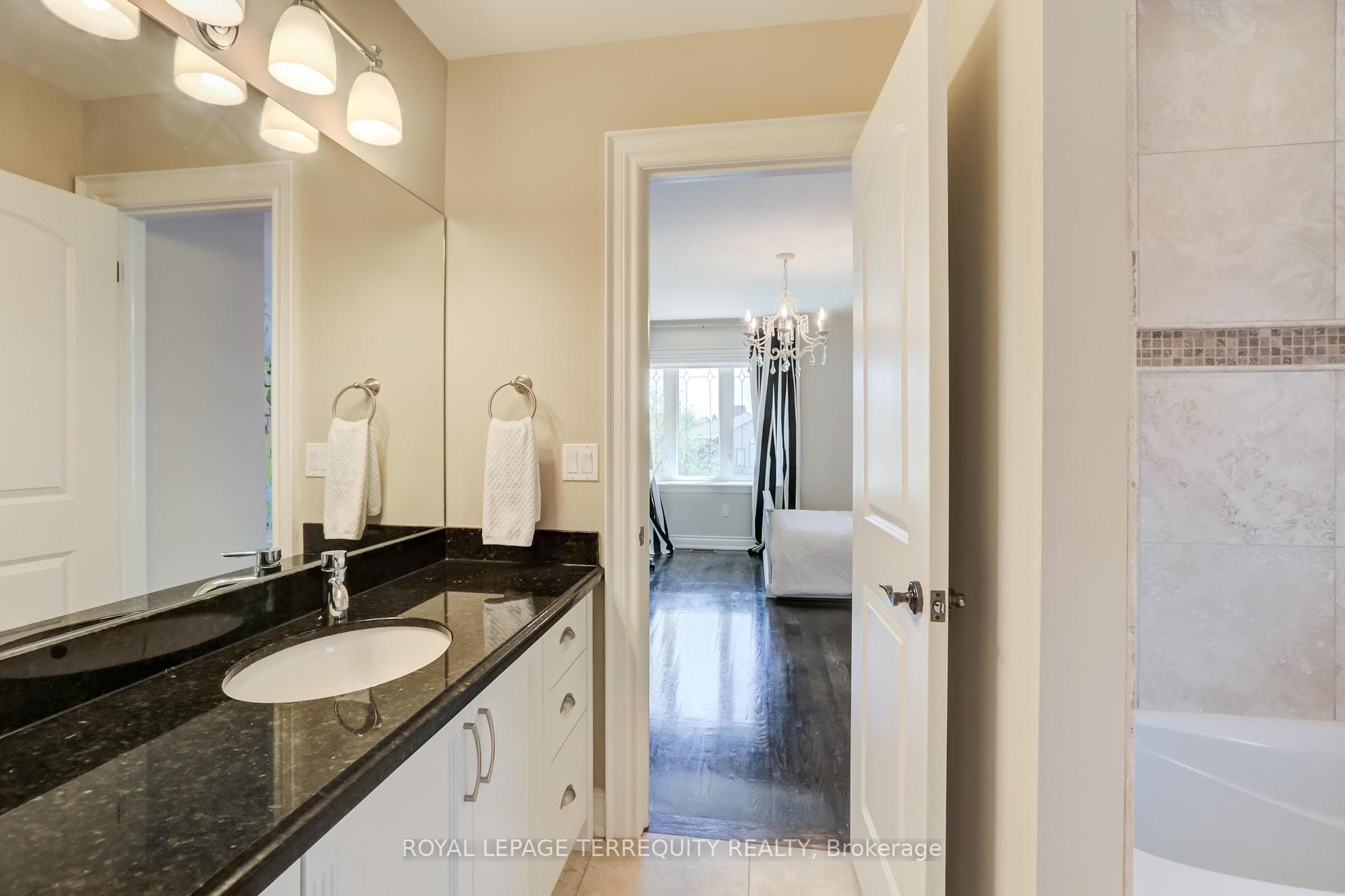 222 Horsham Avenue photo 21