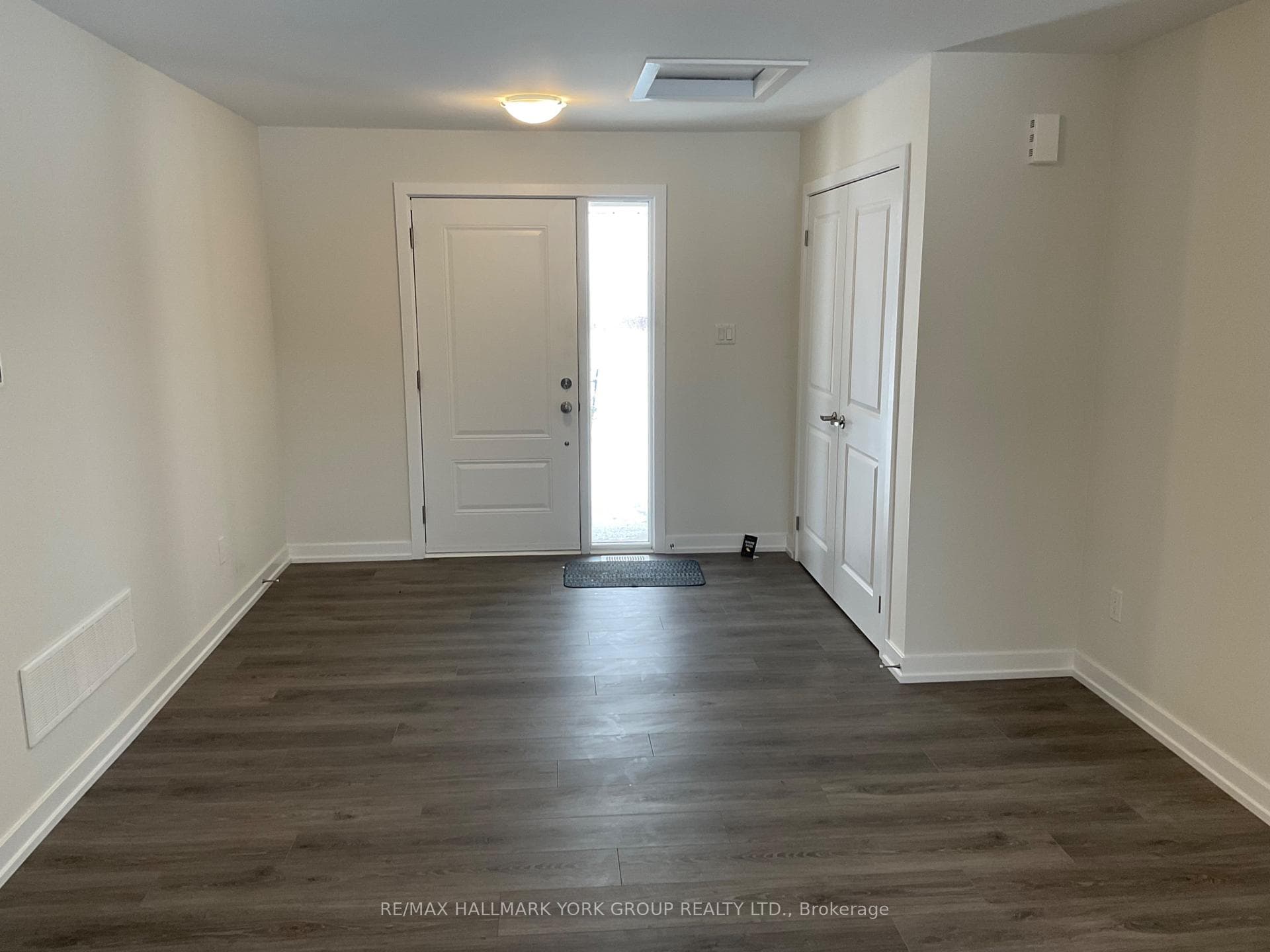 124 Squire Drive Unit B photo 18