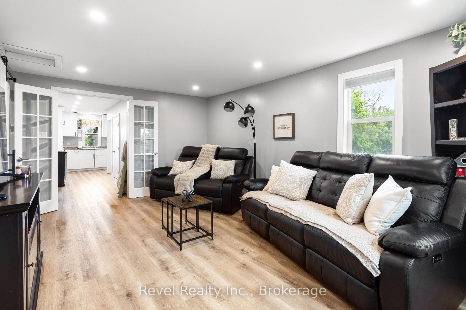 78 Golden Mile Road photo 9