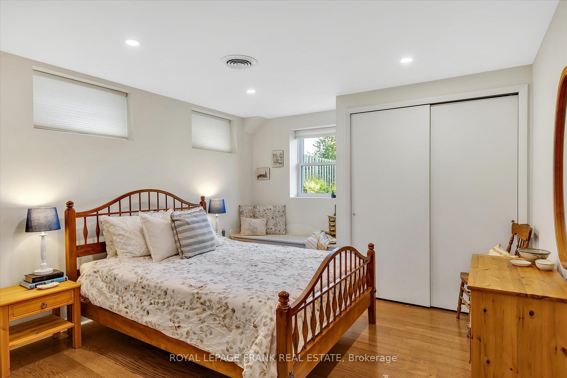 455 Manorhill Avenue photo 28