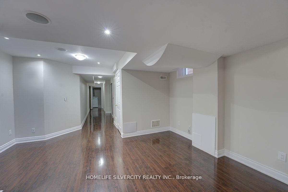 55 Cobblehill Crescent Unit BSMT photo 14