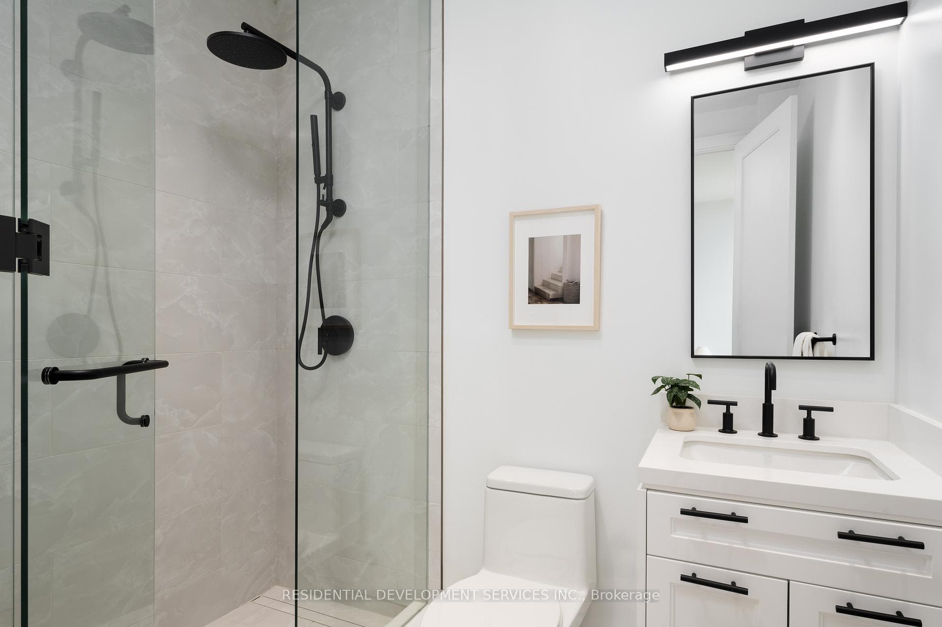 1 Strathgowan Avenue Unit 802 photo 11