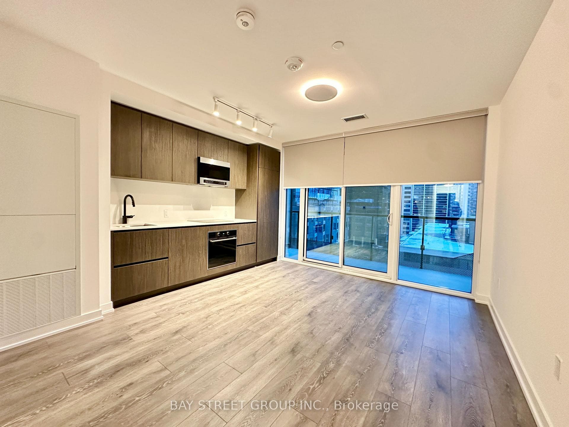 117 BROADWAY Avenue Unit 611 photo 7