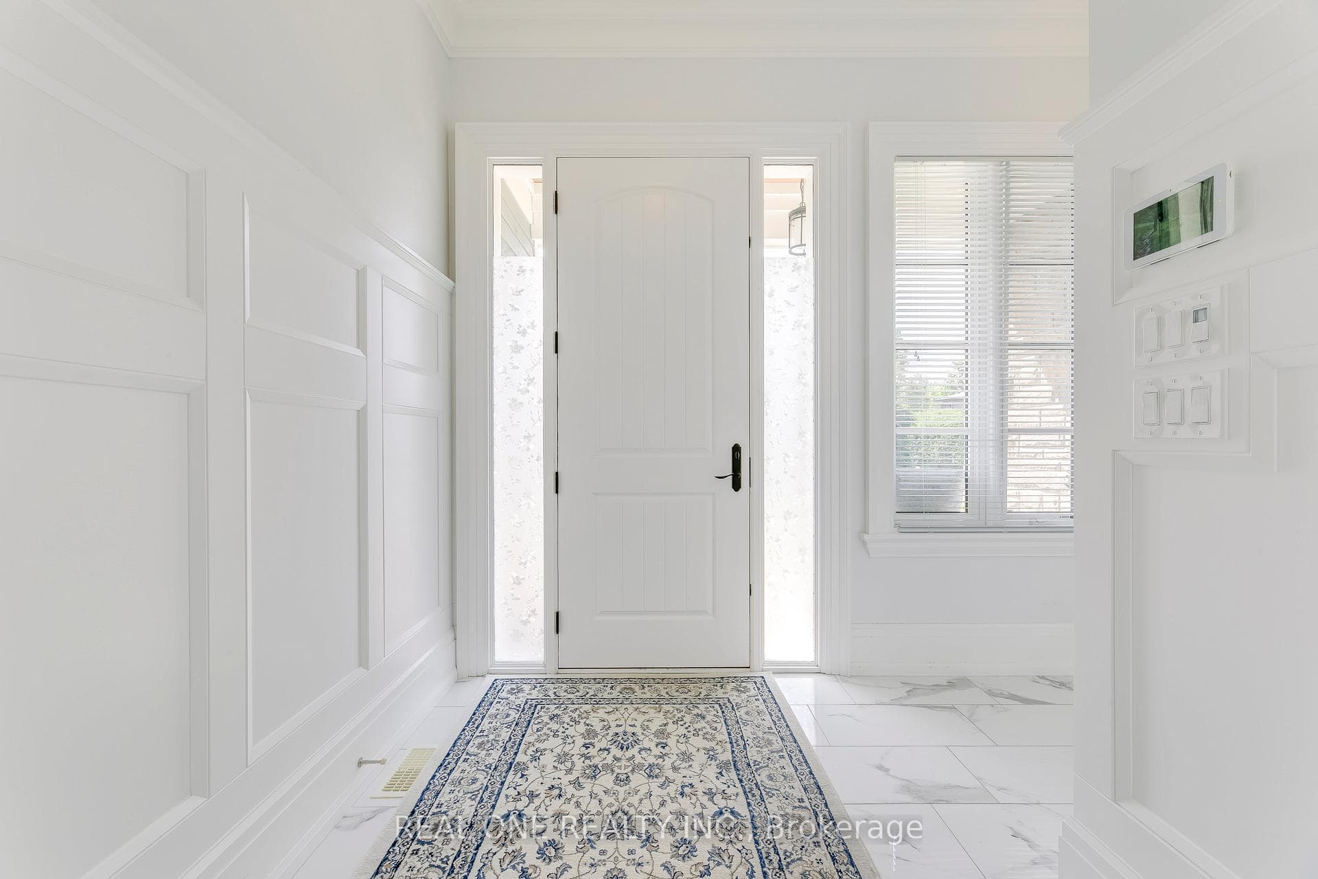 605 Unsworth Avenue photo 4