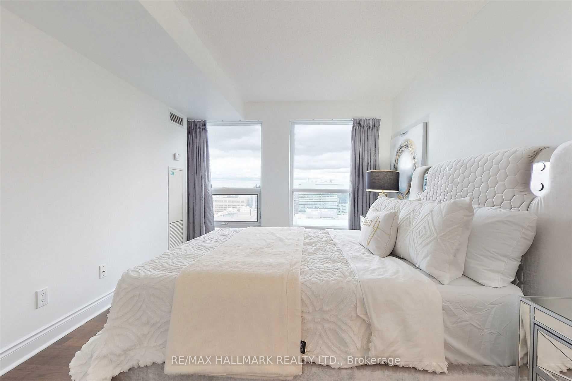 763 Bay Street Unit 3608 photo 37