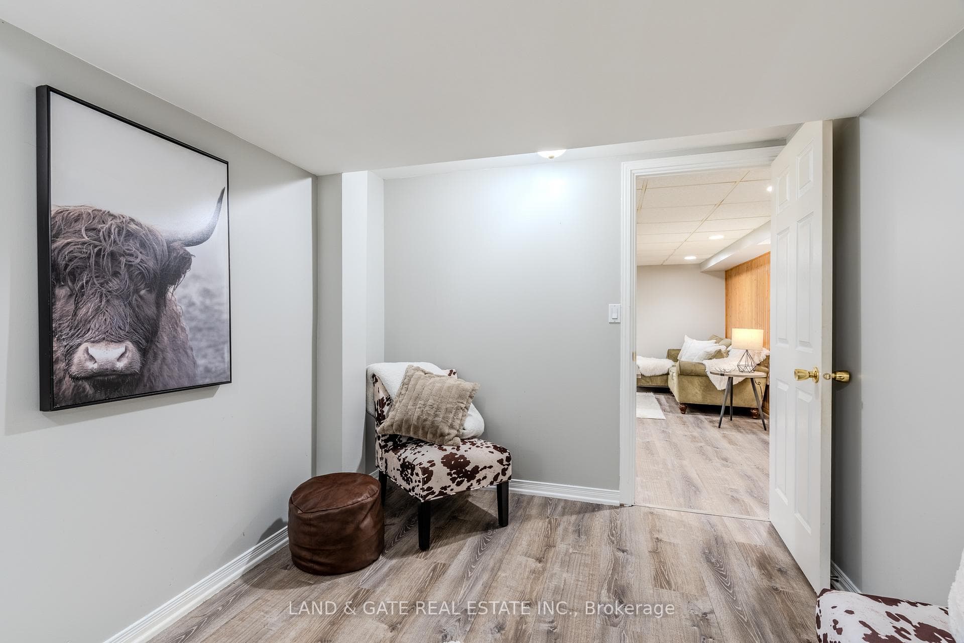 11 Golders Green Avenue photo 40