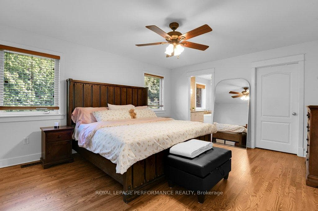 8040 Iveson Drive photo 19