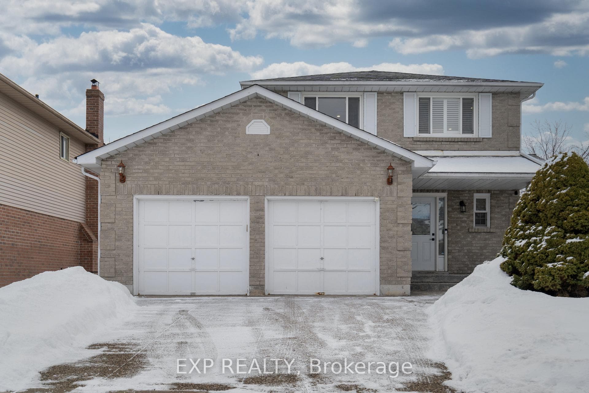 125 Overbank Drive photo 1
