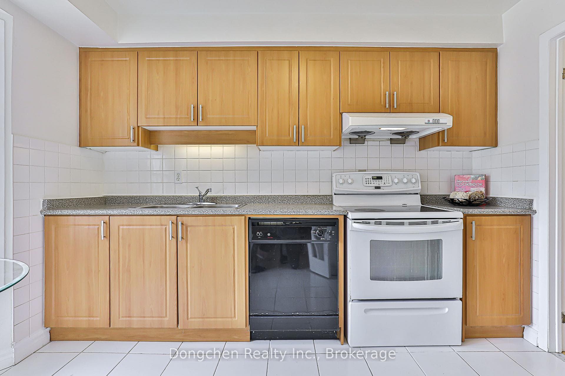 33 Fawndale Crescent photo 7