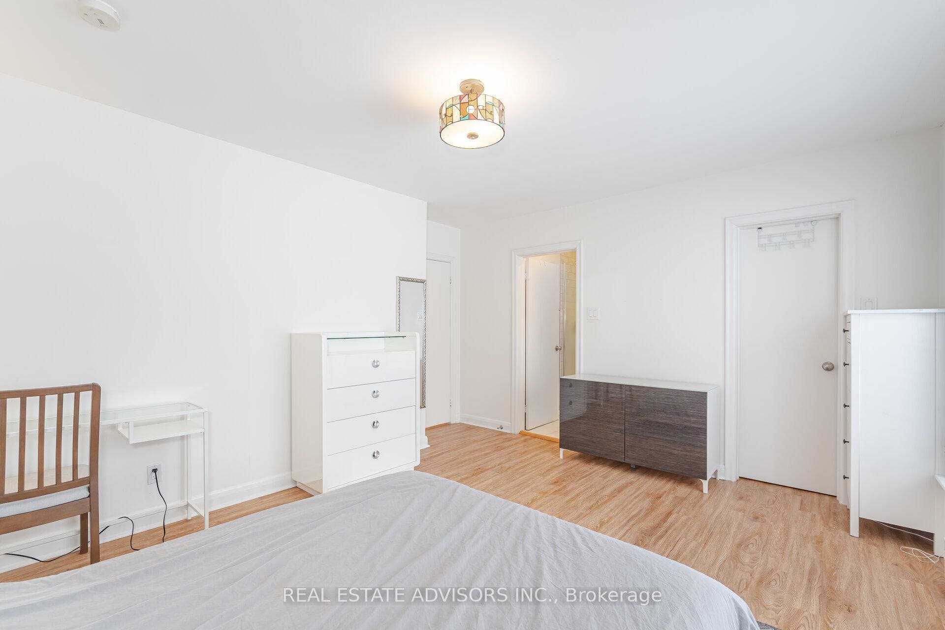 7 Foxwarren Drive photo 17