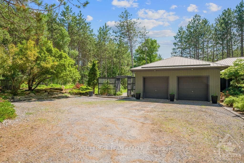 589 MOUNTAINVIEW Road photo 30