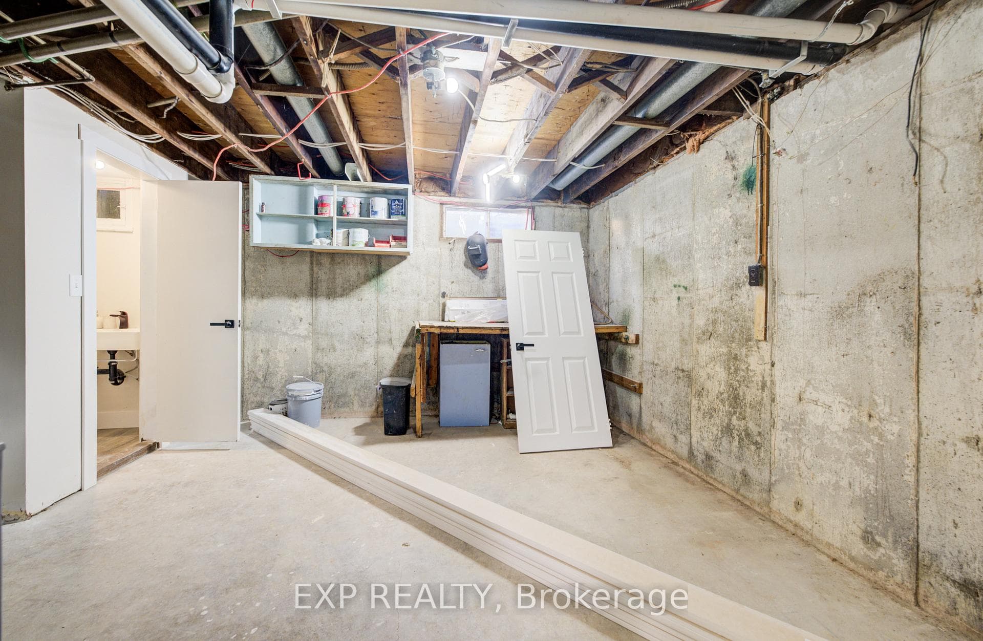 107 Baldwin Avenue photo 32